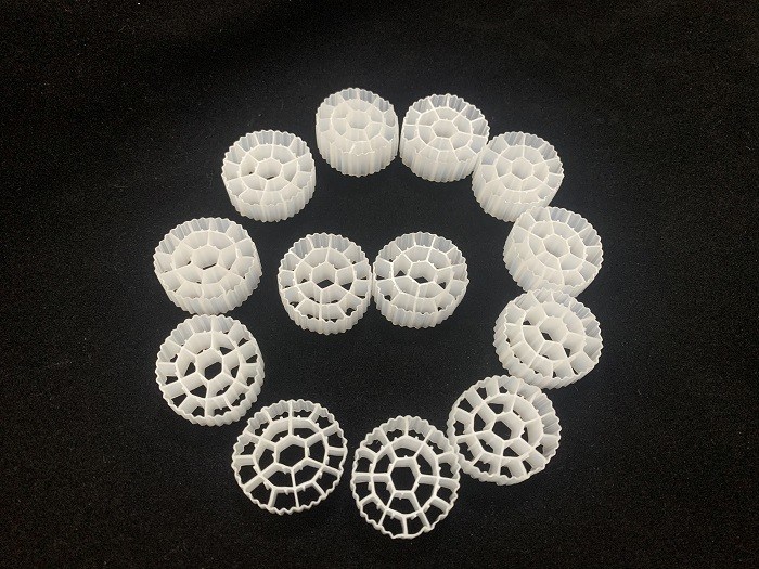 White 0.98g/cm3 25X12mm K1 MBBR Media Fish Farming