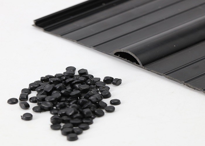 1.6g/cm3 White PVC Plastic Granules Extruded Product